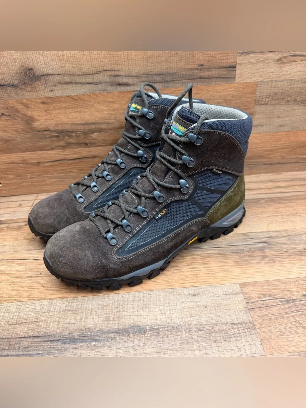 LL Bean Men's size 12 Bigelow GORE-TEX Hiking Boots  Gray/Brown Hiking Boots